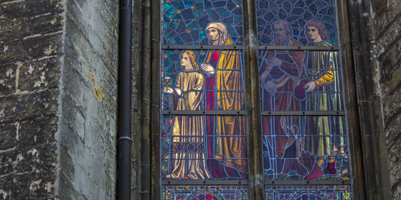 Glas in lood raam in de Basiliek Meerssen